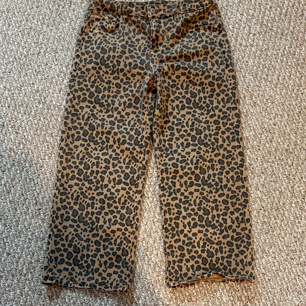 American Eagle Wide Leg Leopard Print jeans 4s